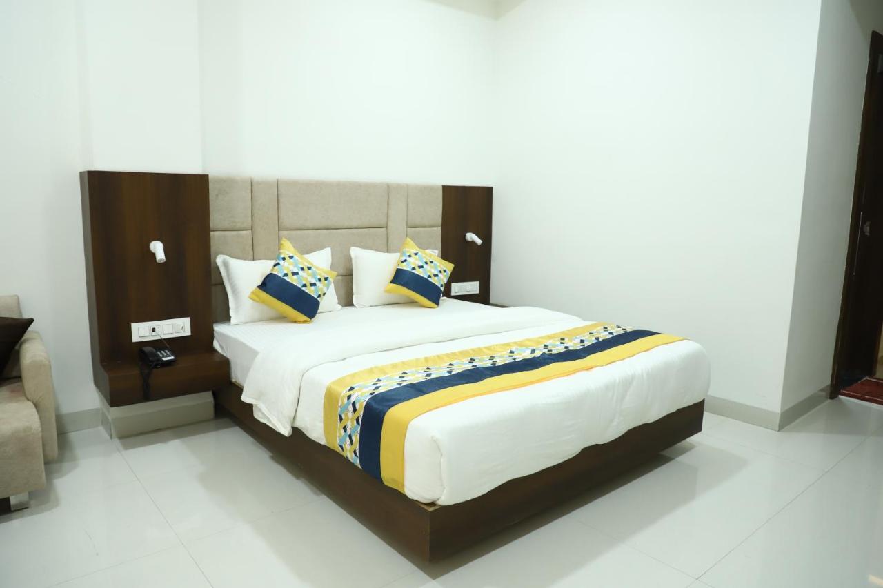 Hotel Singhnature Khandwa エクステリア 写真