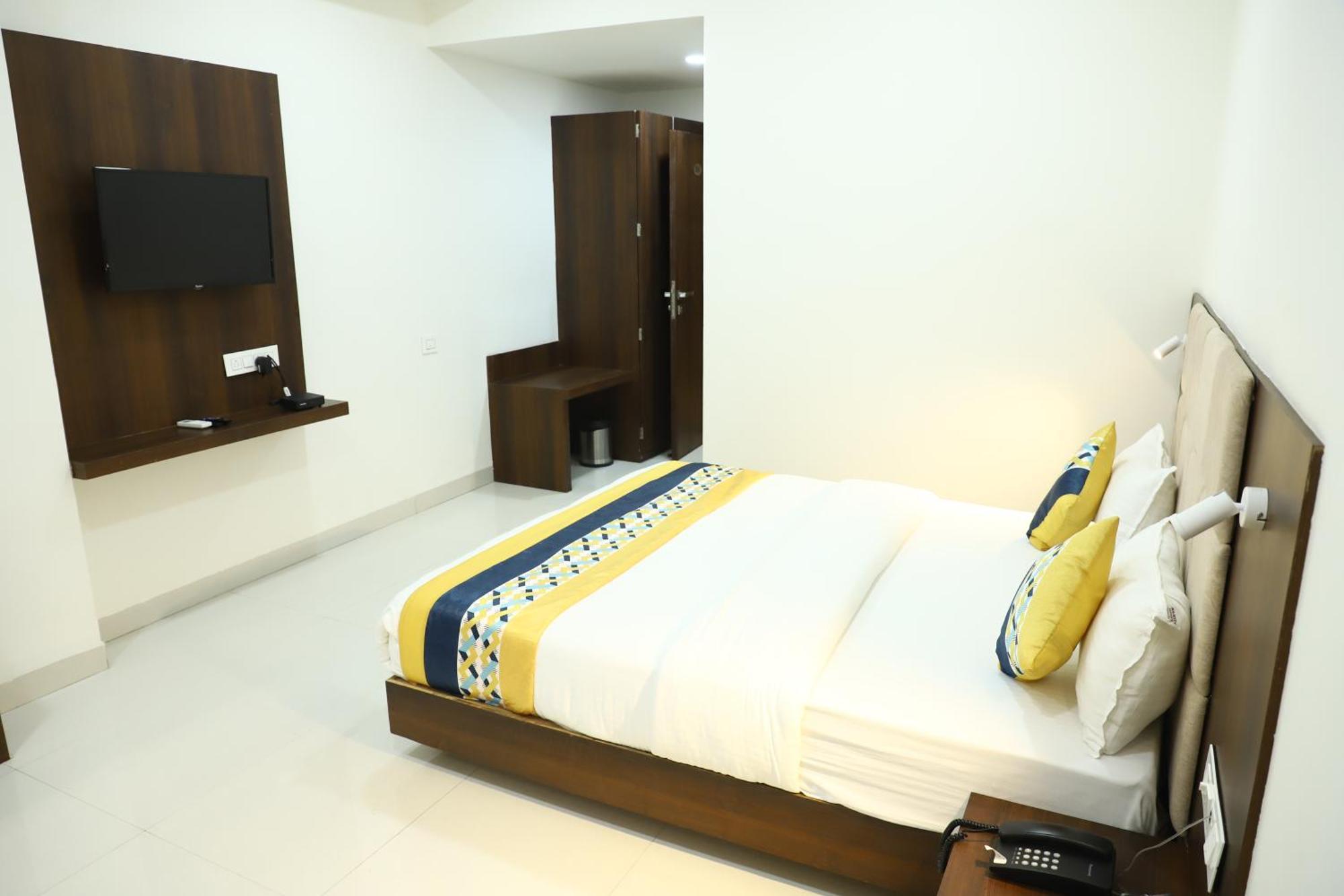 Hotel Singhnature Khandwa エクステリア 写真